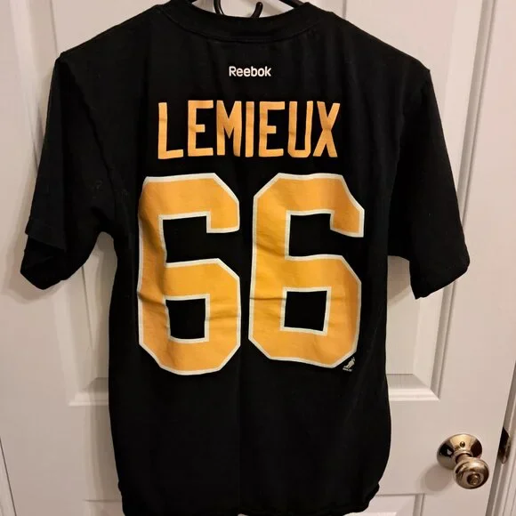 Reebok Mario Lemieux Pittsburgh Penquins T-Shirt, Size Medium - Picture 2 of 5